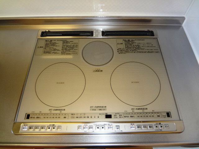 キッチン 3口IHコンロ 写真4