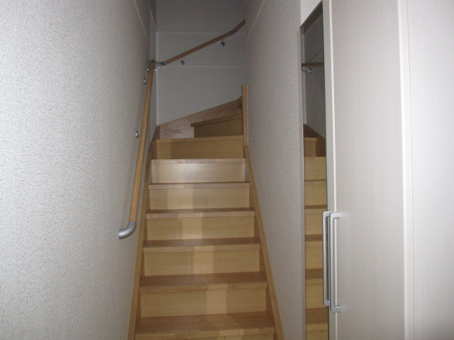玄関 階段 写真10