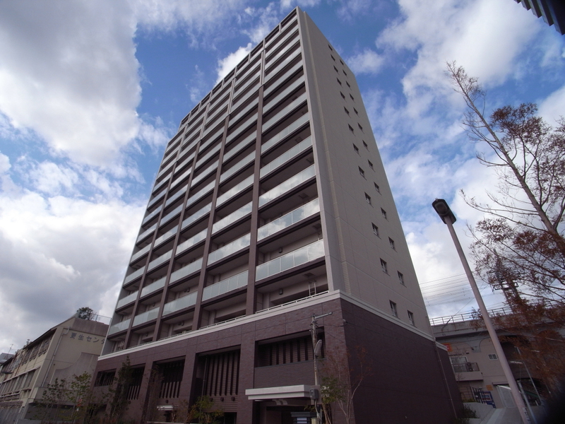 ヌーヴェルワイズ灘駅前