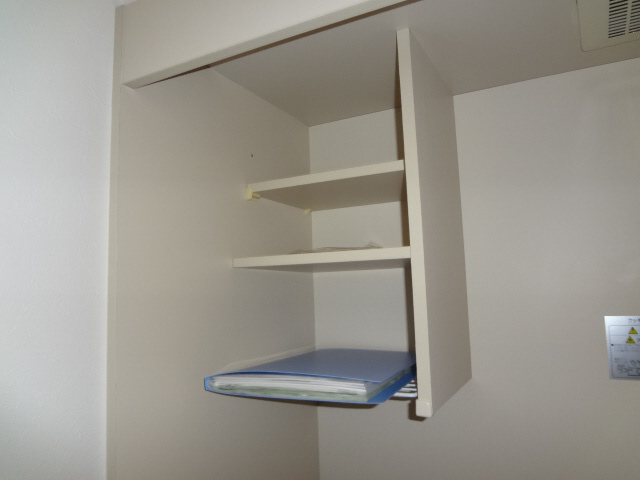 キッチン キッチン上部収納 写真4