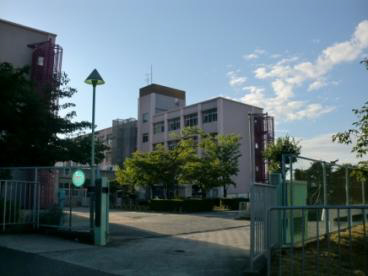妙法寺小学校まで828m (徒歩11分) 写真21