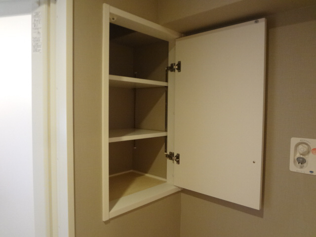 設備 お風呂付近収納 写真14