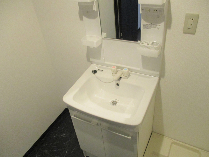 洗面所 新品の洗面台 写真12