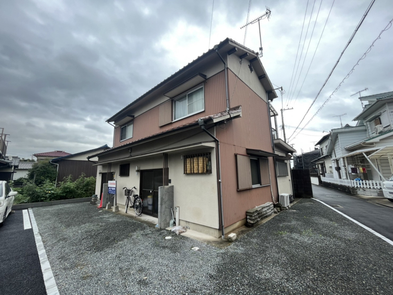 テラス西口