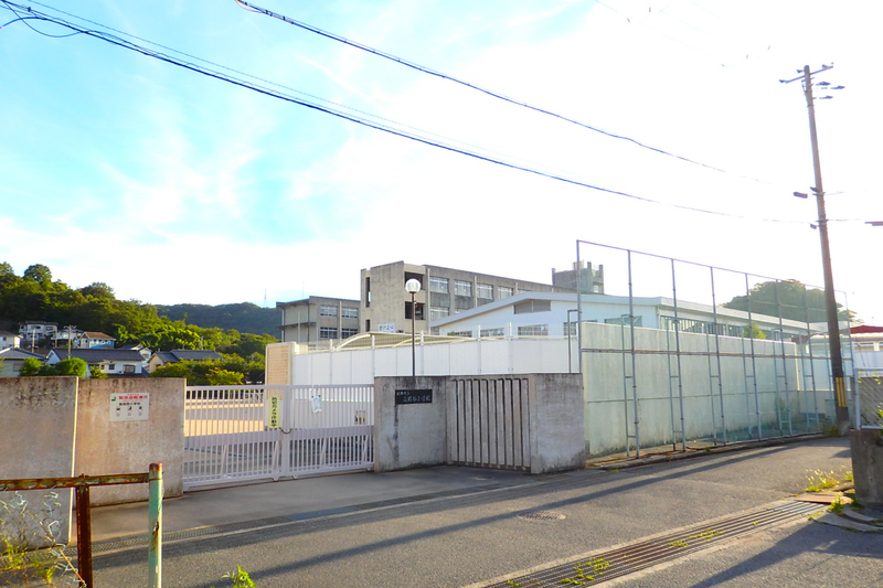 高岡西小学校まで779m (徒歩10分) 写真21