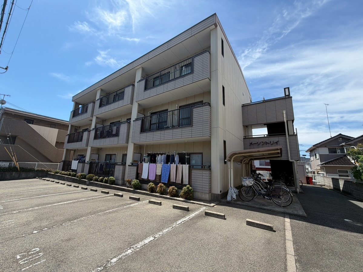 メーゾントリイ
