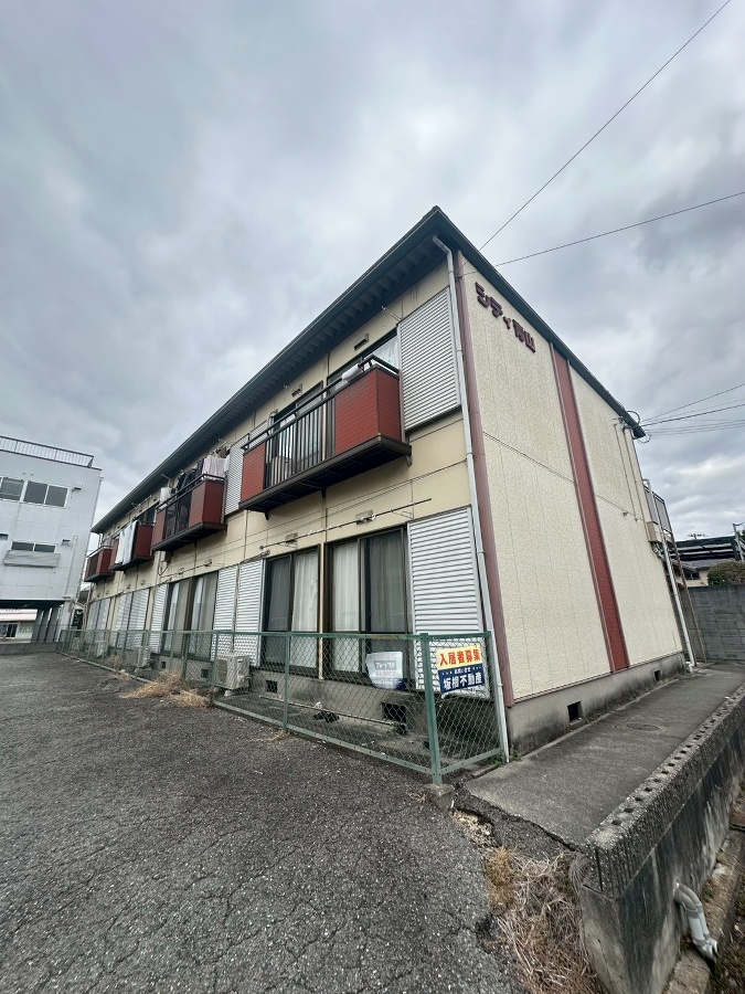 物件番号:1125435717 駐車場１台込み！広々１３帖のリビング！室内設備も充実の内容です！