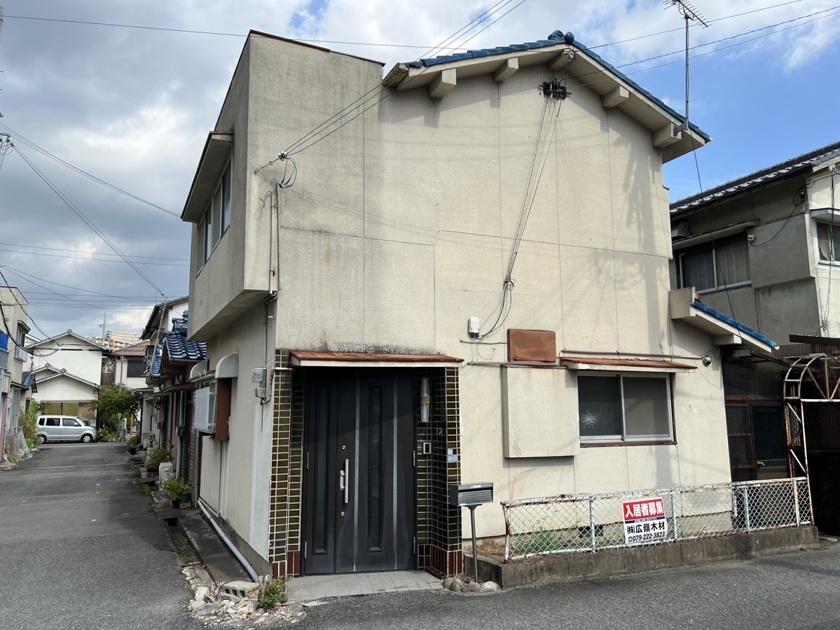 広峰貸家