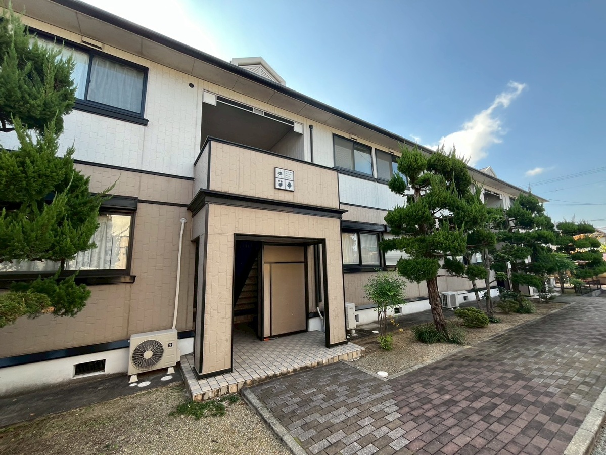 物件番号:1128492660 駐車場１台込みのお家賃です　生活便利な立地です　ＴＶモニターフォン付き