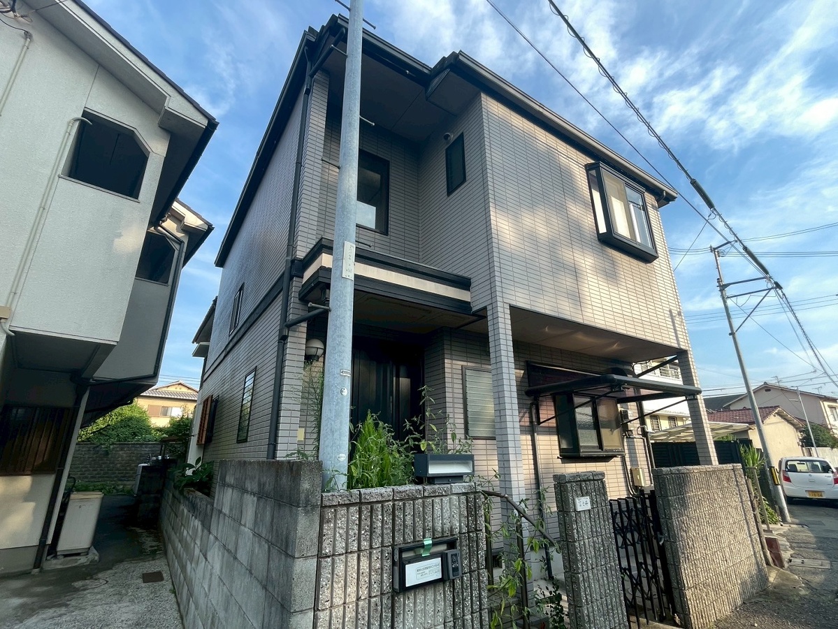伊伝居貸家