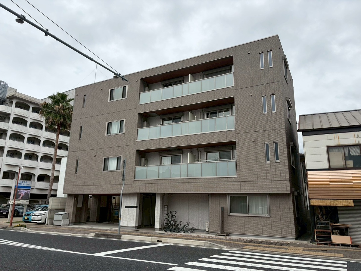 シャーメゾン坂田町