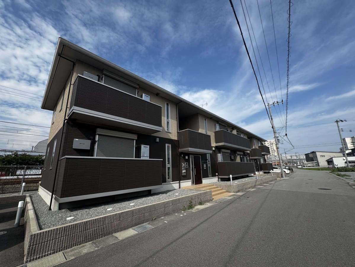 カザ　オリーブ　EAST