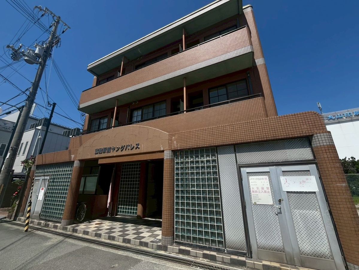 宝殿駅前ヤングパレス