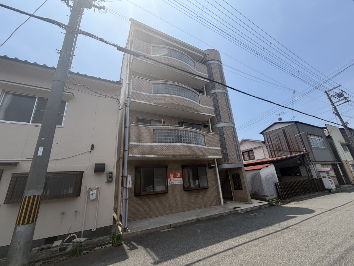 サンライズ伊伝居