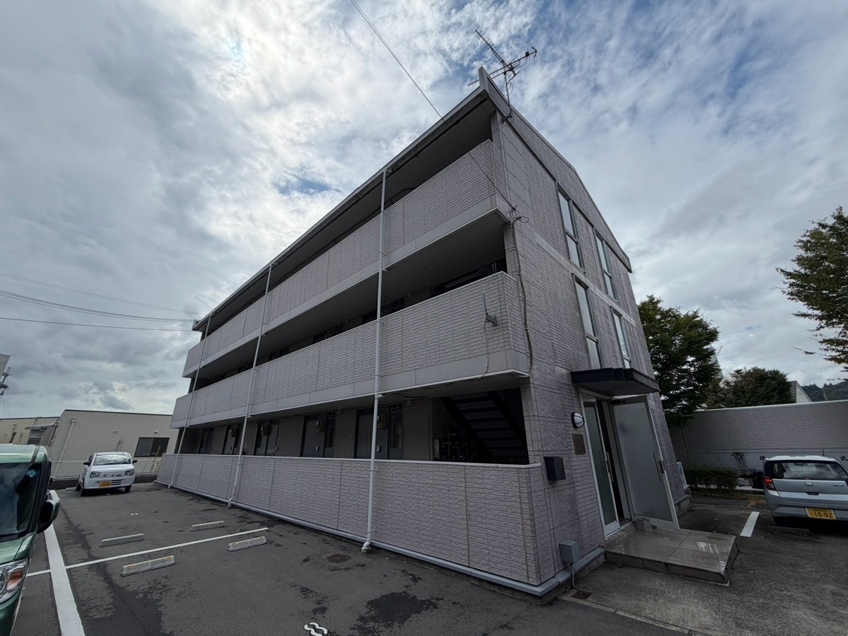滝野社レジデンス
