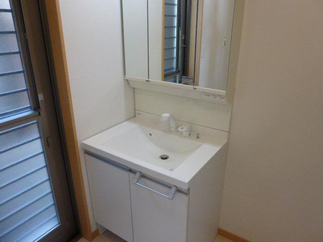 洗面所 洗面所独立 室内洗濯機置場あります。o@(^-^)@o。 写真11