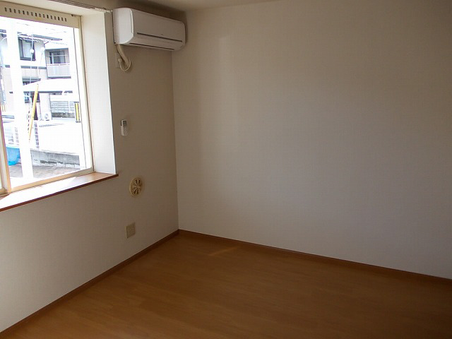 内装 洋室 広々ゆったりとした空間です!! 写真2