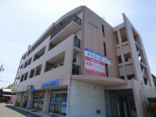 物件番号:1125485299 敷金礼金０円！三木駅まで徒歩２分の駅近物件。オール洋室にリフォーム済み。