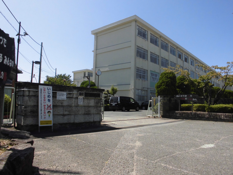 平岡中学校まで469m (徒歩6分) 写真22