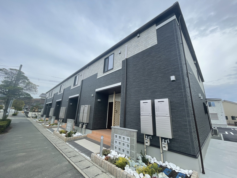 メゾン　グレーヌ　塩屋Ａ