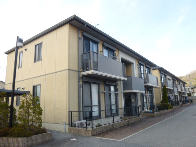 ニューフォーレス ナガタ