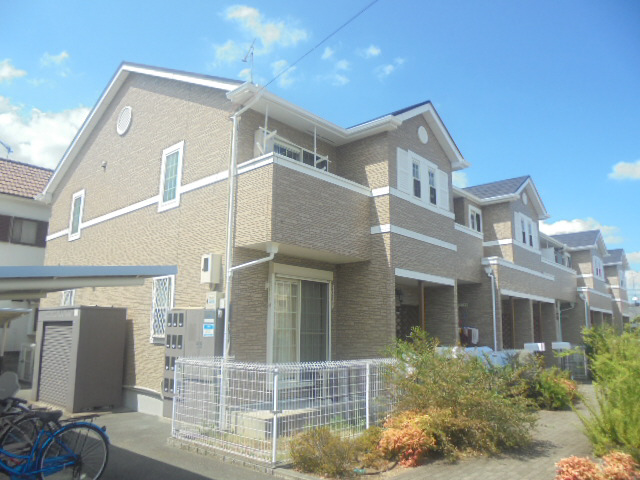 物件番号:1058496109 ペットＯＫ物件☆　充実の設備！！コンビニ近く、駐車場２台目空きあり。