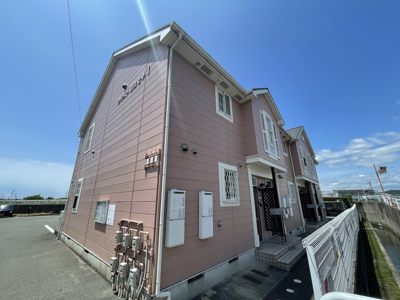 クレストヨコセキ