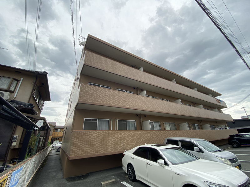 ファミーユ網干