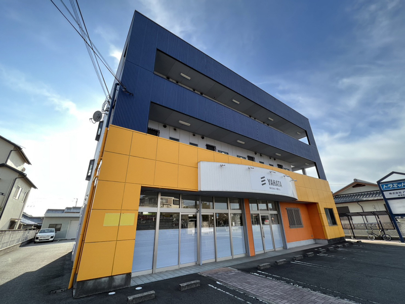 トラミッドビル