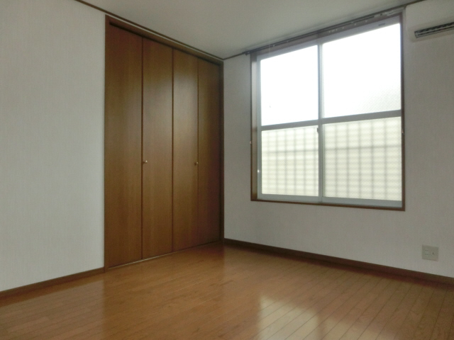 居室 洋室7帖 日当たり良好ですよ☆ 写真4
