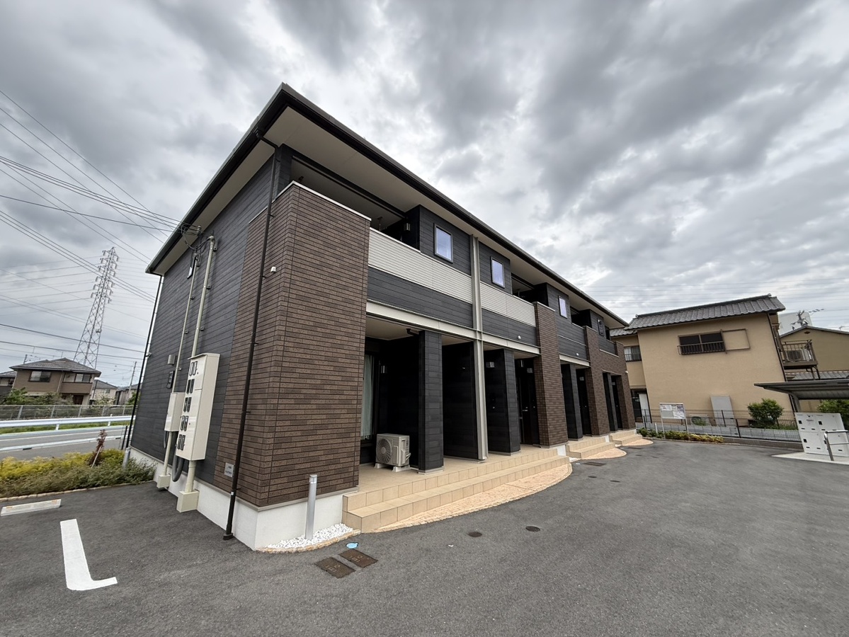 物件番号:1058304314 インターネット無料！便利な宅配BOX付です！