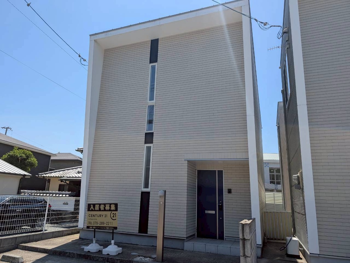 青山エクリュ