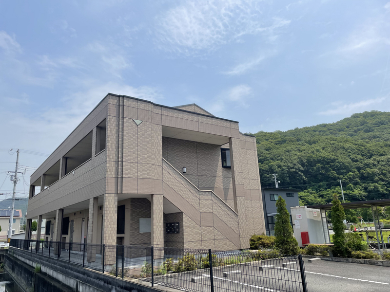 ルミナスコート