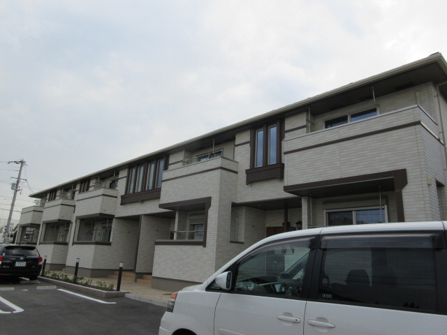 物件番号:1128370276 敷金礼金0円!住宅設備充実の築浅ハイツ 収納多数でお部屋快適です。