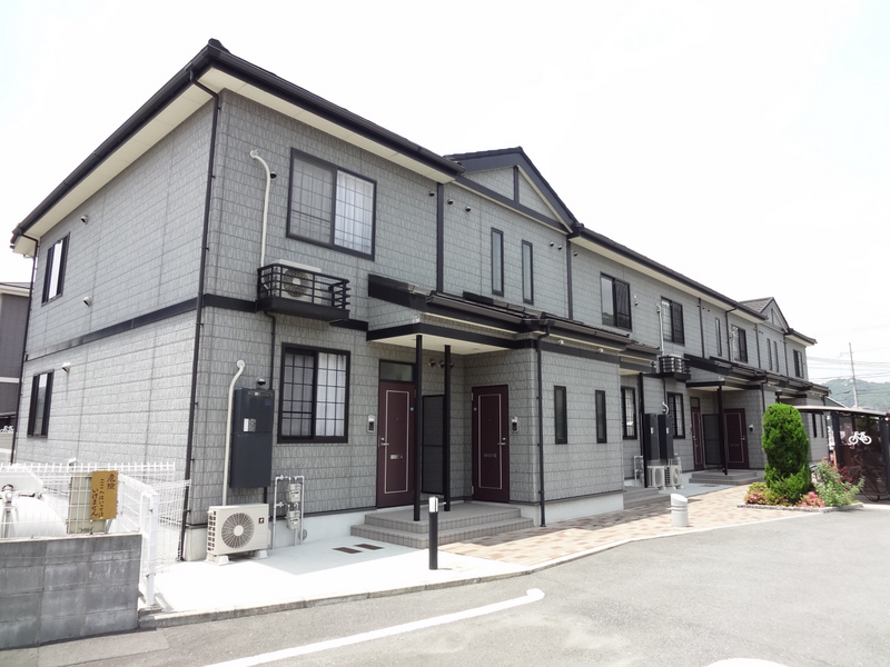 物件番号:1058342305 敷金礼金０円！マックスバリュ近くで生活便利　短期契約もご相談可能！