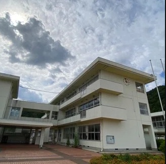 上郡町立山野里小学校まで466m (徒歩6分) 写真21