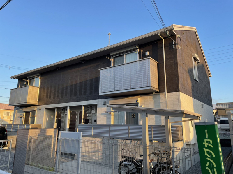 物件番号:1058415217 インターネット無料、ペット飼育可（小型犬1匹）、駐車場1台込みの賃料。