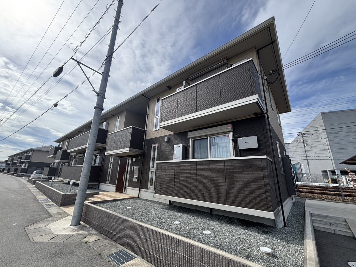 カザ　オリーブ　EAST