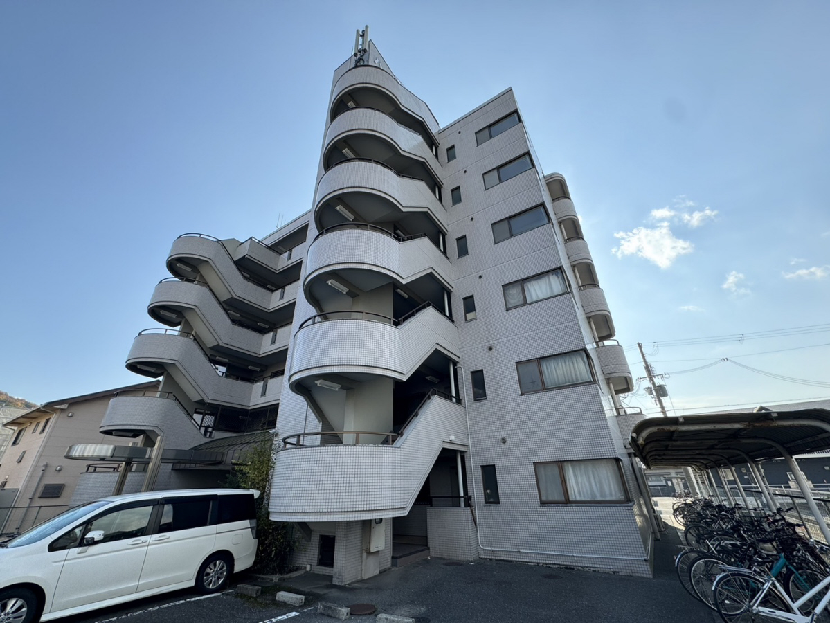物件番号:1058462880 都市ガス　駐車場１台込み　安心の鉄筋コンクリート造です！