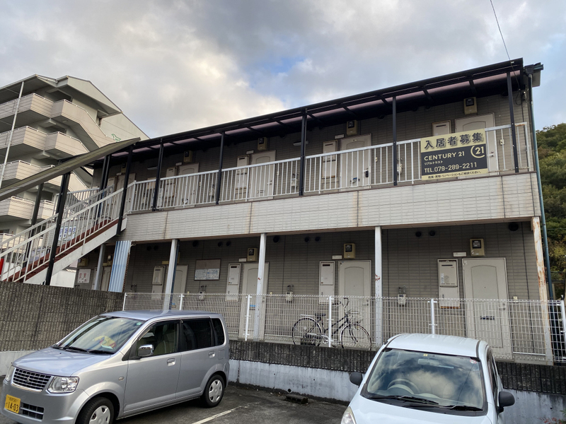 物件番号:1128436254 単身様に人気の物件★エアコン完備★トイレ・お風呂別★南向きで日当たり良好♪