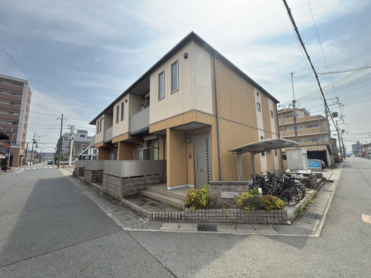 シャーメゾン東新町