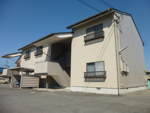 物件番号:1058475391 敷金・礼金なし　駐車場代１台分込みです　１階は専用庭付き！！