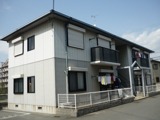 ＬＥ　ＨＡＢＩＴＡＴ（ル　アビタ）