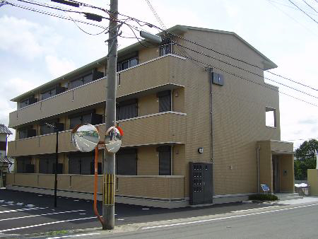 物件番号:1058425529 駐車場１台家賃に含む　浴室乾燥機　システムキッチン　オートロック完備。