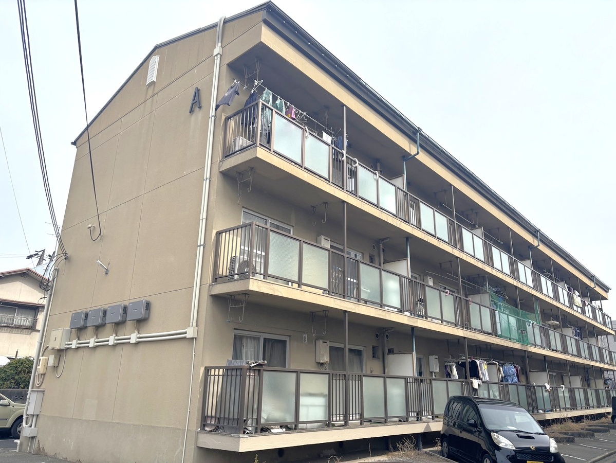 Tウエストマンション　A棟