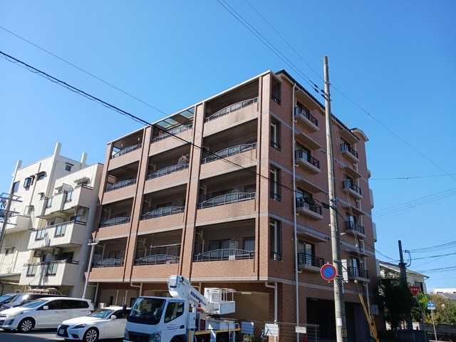 エテルノ・スクウェア