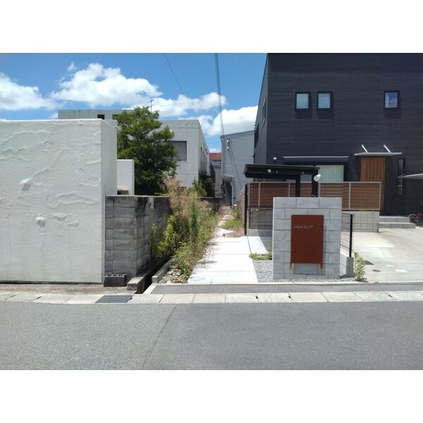 BACK ALLEY